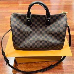 Authentic Louis Vuitton Speedy 35b Damier Ebene (2022). Worn 2x for a few hours.